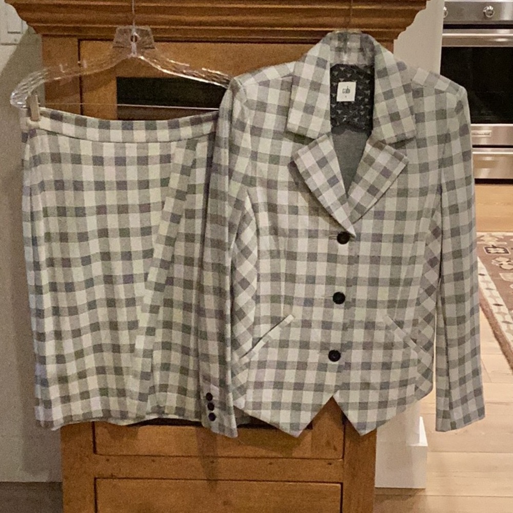 CAbi 2 piece Valentina Suit
